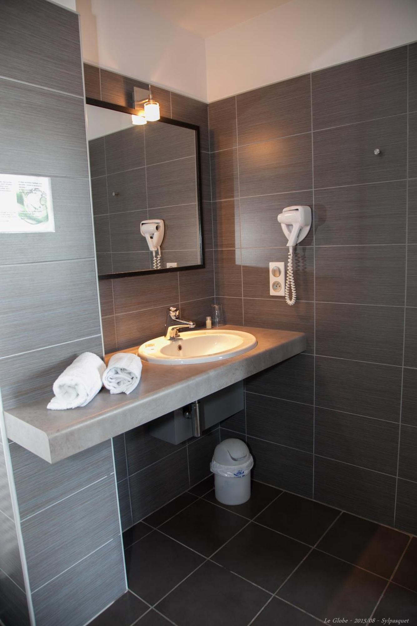 Hotel Bar Le Globe Saint-Die-des-Vosges Номер фото