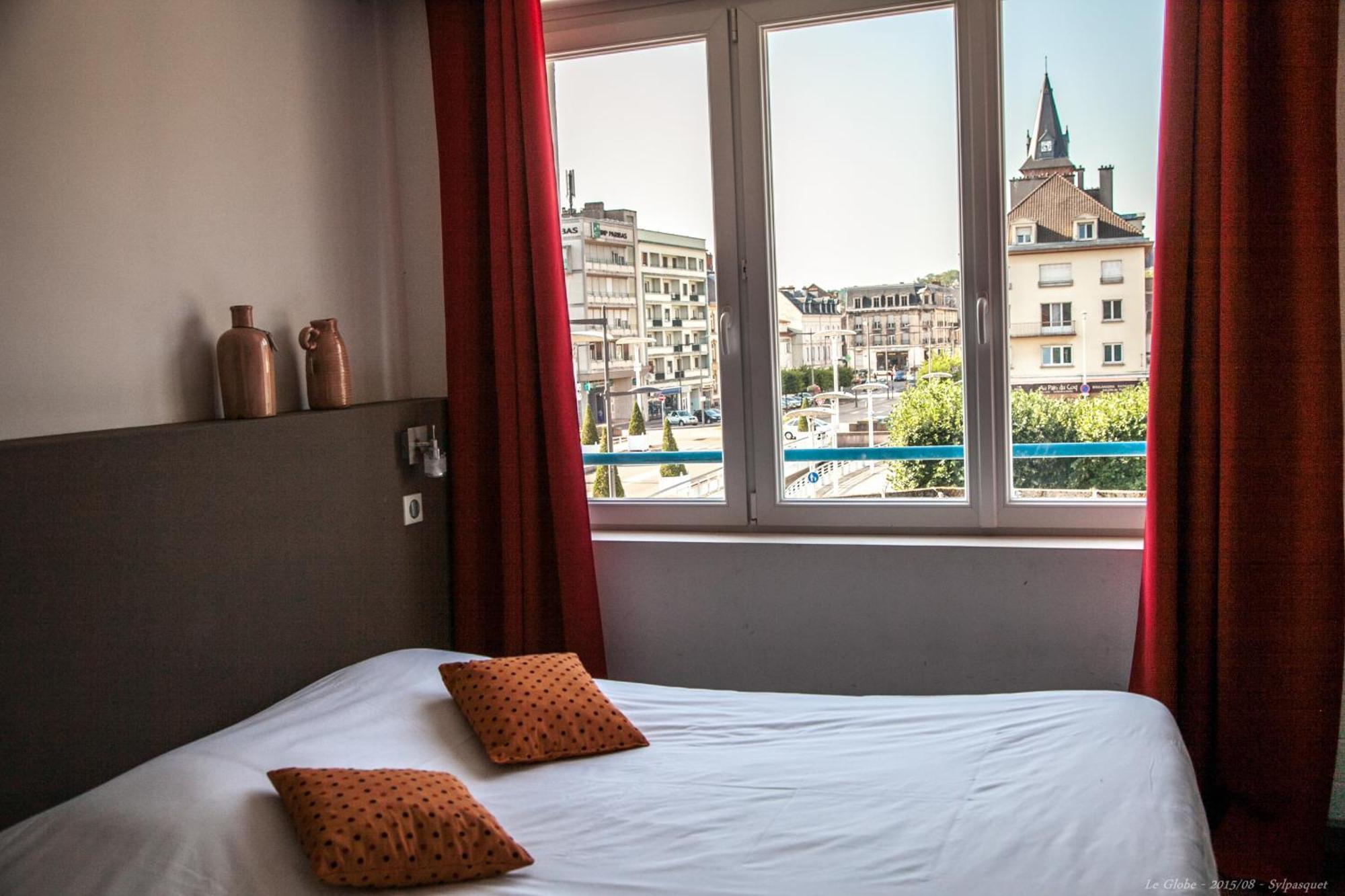 Hotel Bar Le Globe Saint-Die-des-Vosges Номер фото