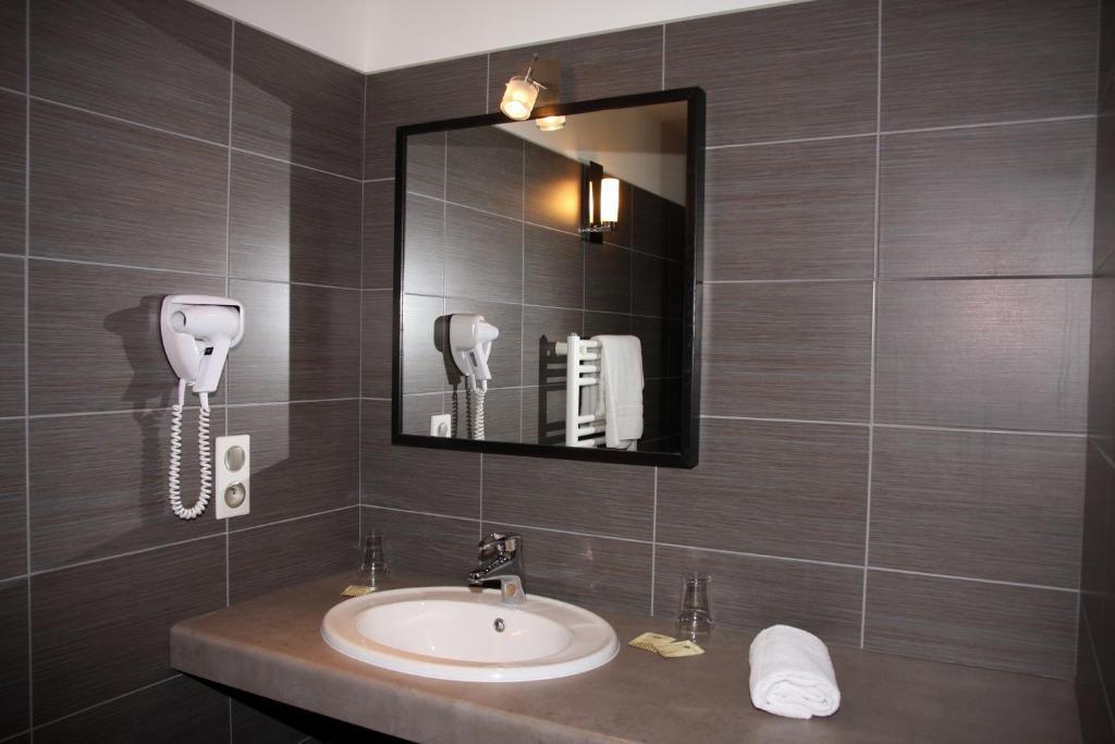 Hotel Bar Le Globe Saint-Die-des-Vosges Номер фото